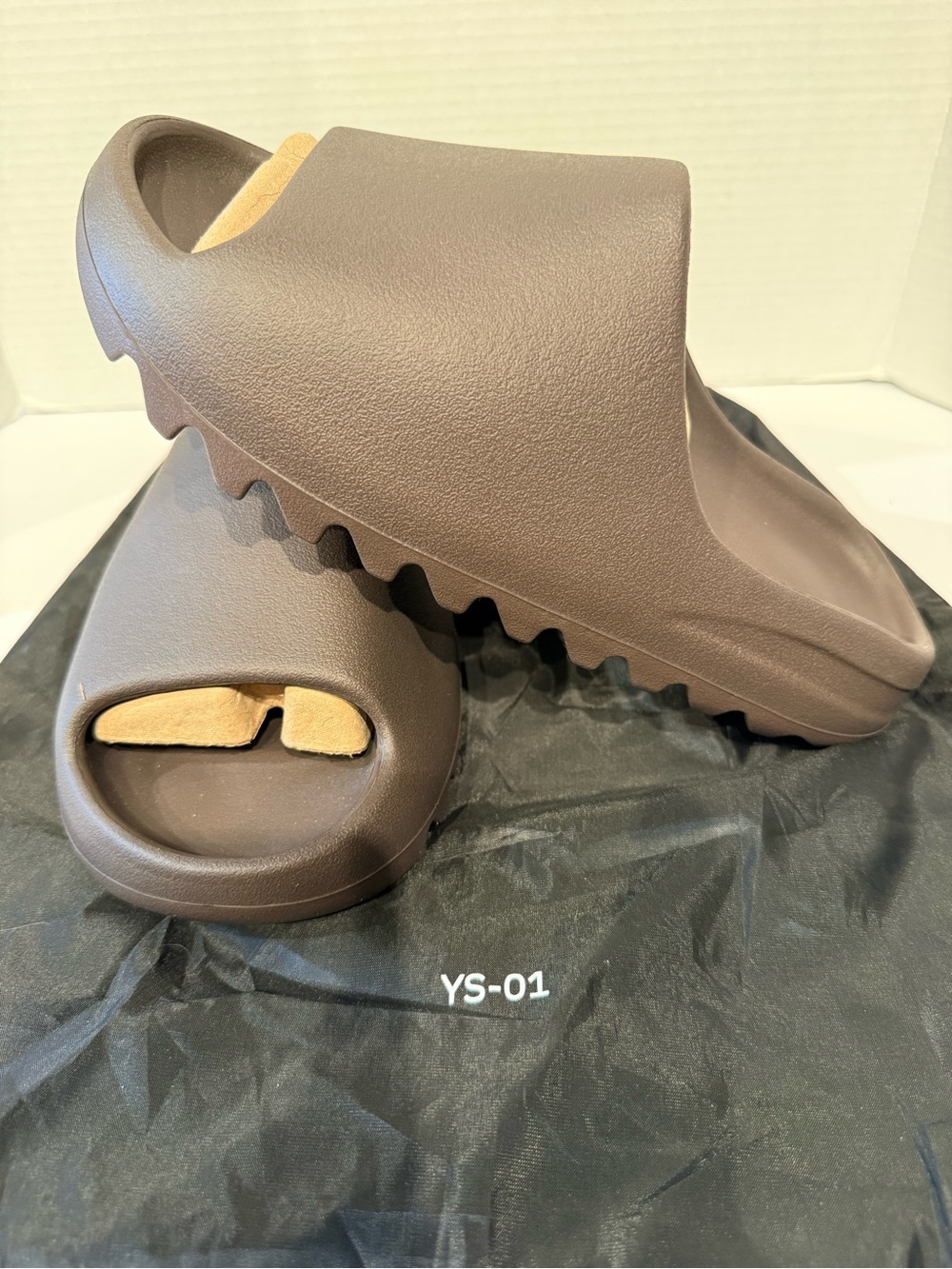 Men's new Chocolate YS-01 Yeezy Slides 10M